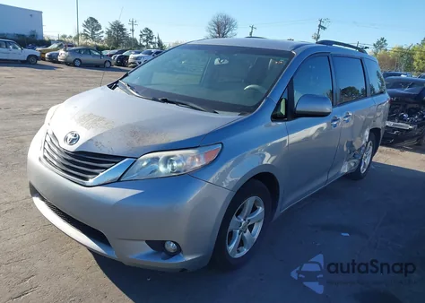 2014 Toyota Sienna Le V6 8 Passenger из США, поврежденный, VIN 5TDKK3DC1ES467764